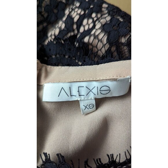 ALEXIS Lace Overlay Nude Lined 3/4 Sleeve Elastic Waist‎ Romper XS - Picture 7 of 8